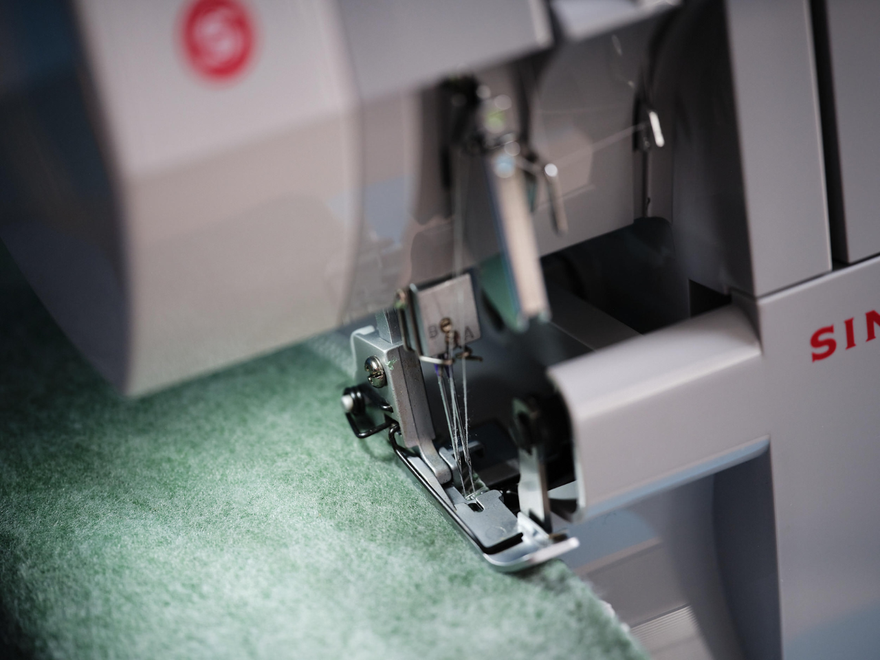 singer-14hd854-overlocking-image