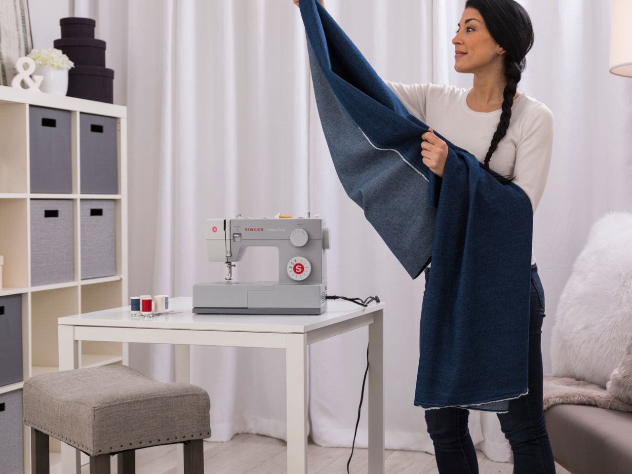 singer-heavy-duty-4411-denim-lifestyle-image